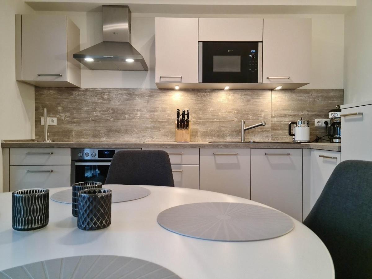 Ferienwohnung-Pier-7 โฮวัคท์ ภายนอก รูปภาพ
